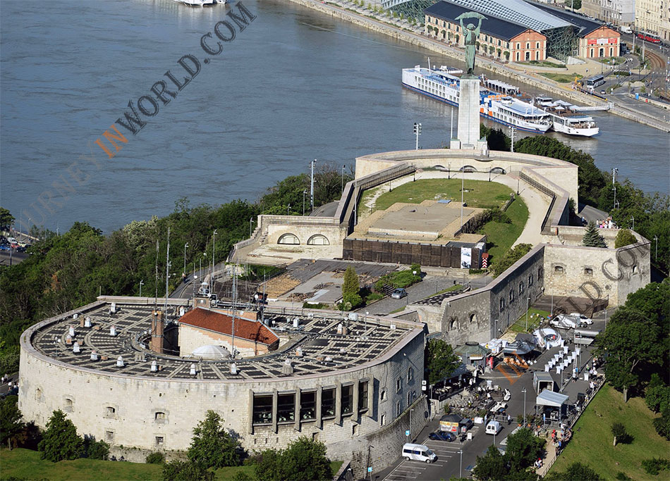 Medium size - left floating